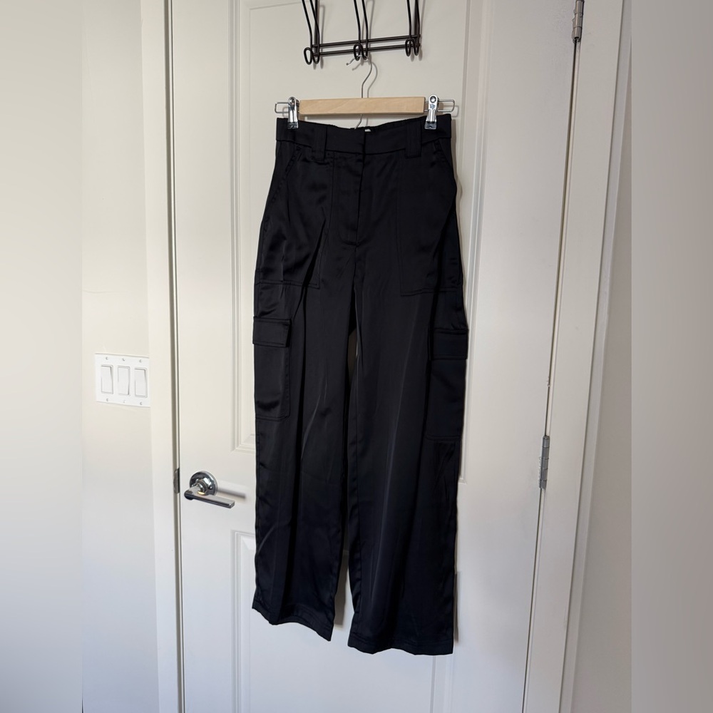 New Abercrombie Black Satin Cargo Pants (00 short)